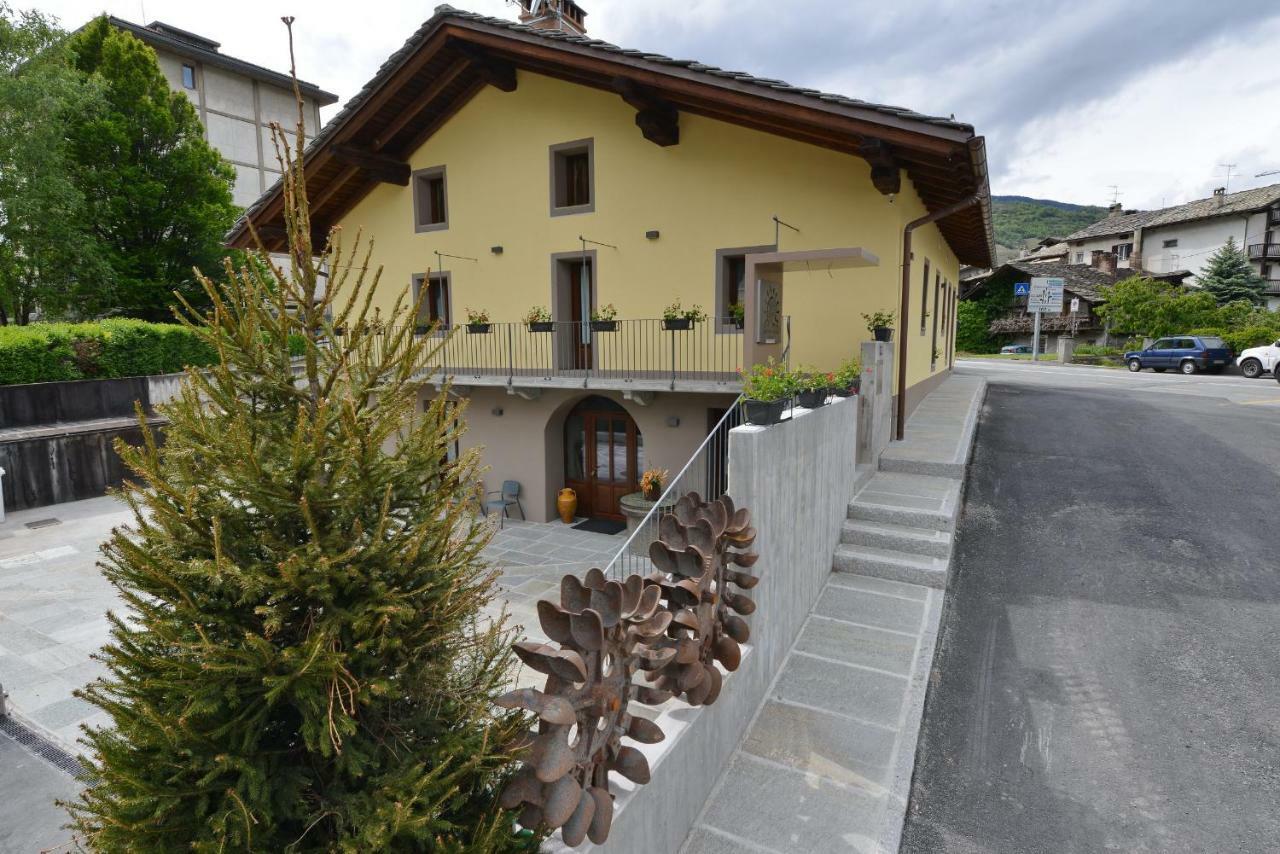 Vecchio Mulino Guest House Aosta Exterior photo